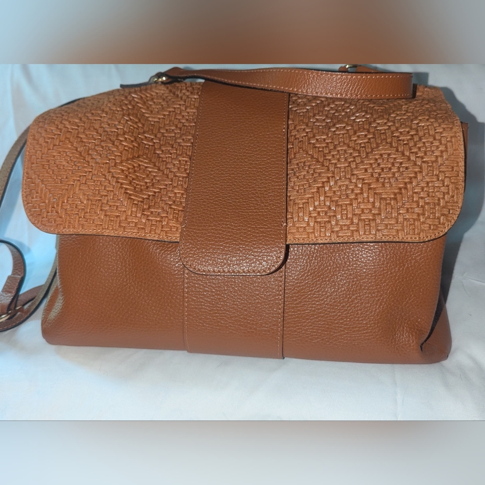 Valentina Fiore Messenger Brown Woven Shoulder Bag.